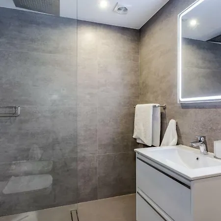 Apartment By Riva - Luxurious, Exclusive 2 Bedroom Inside Puerto Banus *