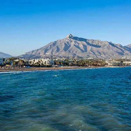 By Riva - Luxurious, Exclusive 2 Bedroom Inside Puerto Banus Appartamento