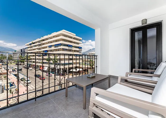 By Riva - Luxurious, Exclusive 2 Bedroom Inside Puerto Banus Appartamento Marbella