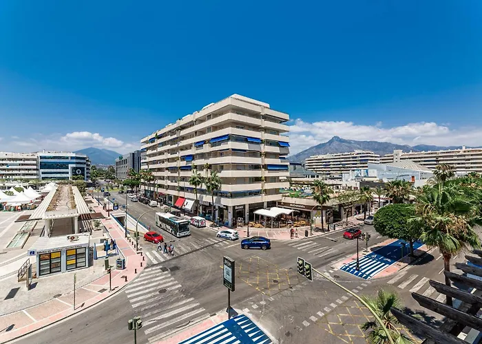 By Riva - Luxurious, Exclusive 2 Bedroom Inside Puerto Banus Appartamento