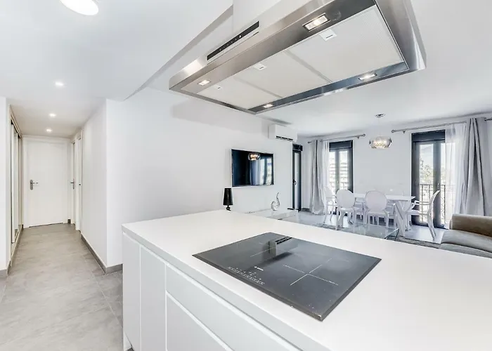 By Riva - Luxurious, Exclusive 2 Bedroom Inside Puerto Banus *