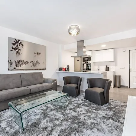 By Riva - Luxurious, Exclusive 2 Bedroom Inside Puerto Banus Marbella