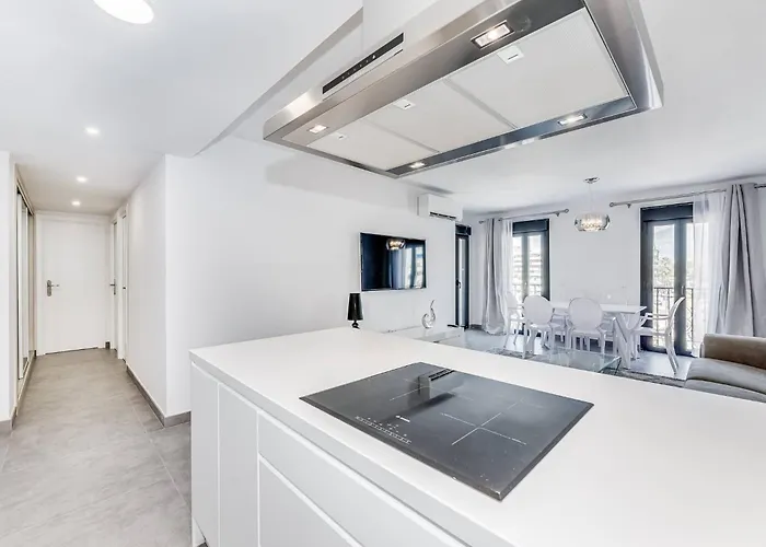 Lägenhet By Riva - Luxurious, Exclusive 2 Bedroom Inside Puerto Banus *