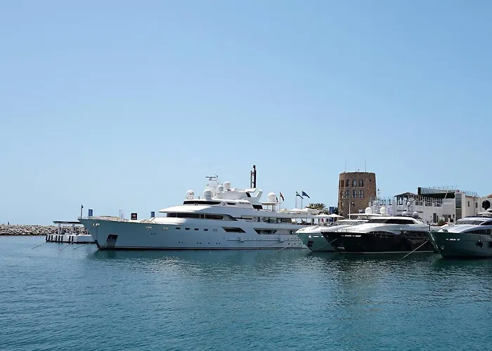 Lägenhet By Riva - Luxurious, Exclusive 2 Bedroom Inside Puerto Banus Marbella